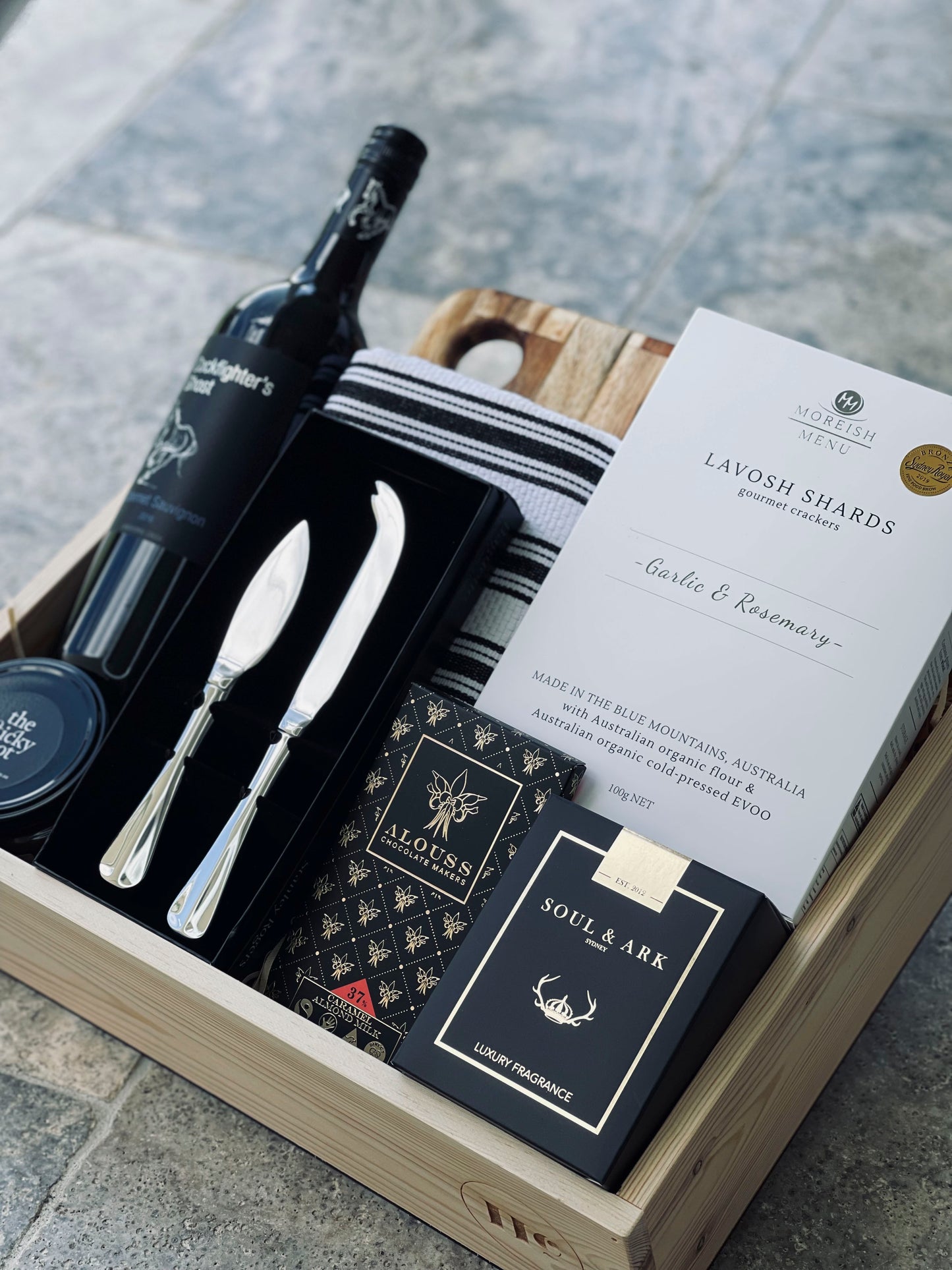 
                  
                    The Entertainer Hamper
                  
                